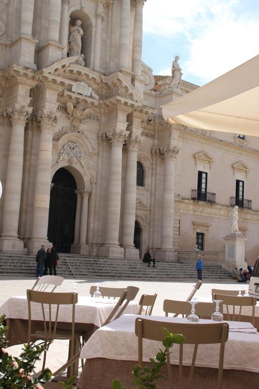 La Casa Di Ilde Al Duomo - Ortigia Holidays シラクーサ エクステリア 写真