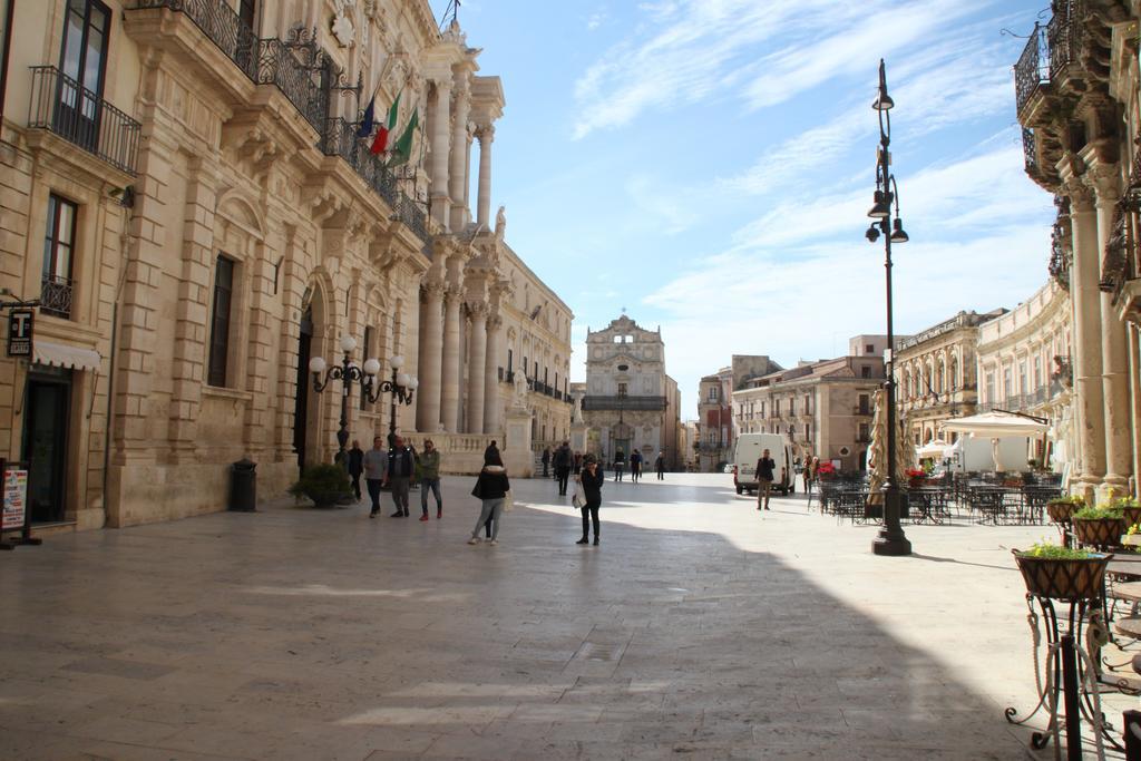 La Casa Di Ilde Al Duomo - Ortigia Holidays シラクーサ エクステリア 写真