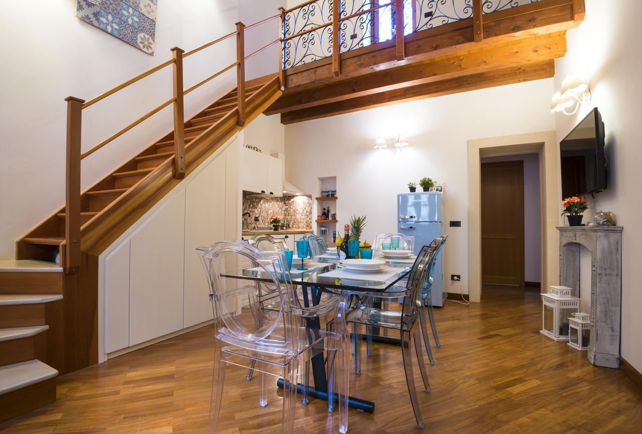 La Casa Di Ilde Al Duomo - Ortigia Holidays シラクーサ エクステリア 写真