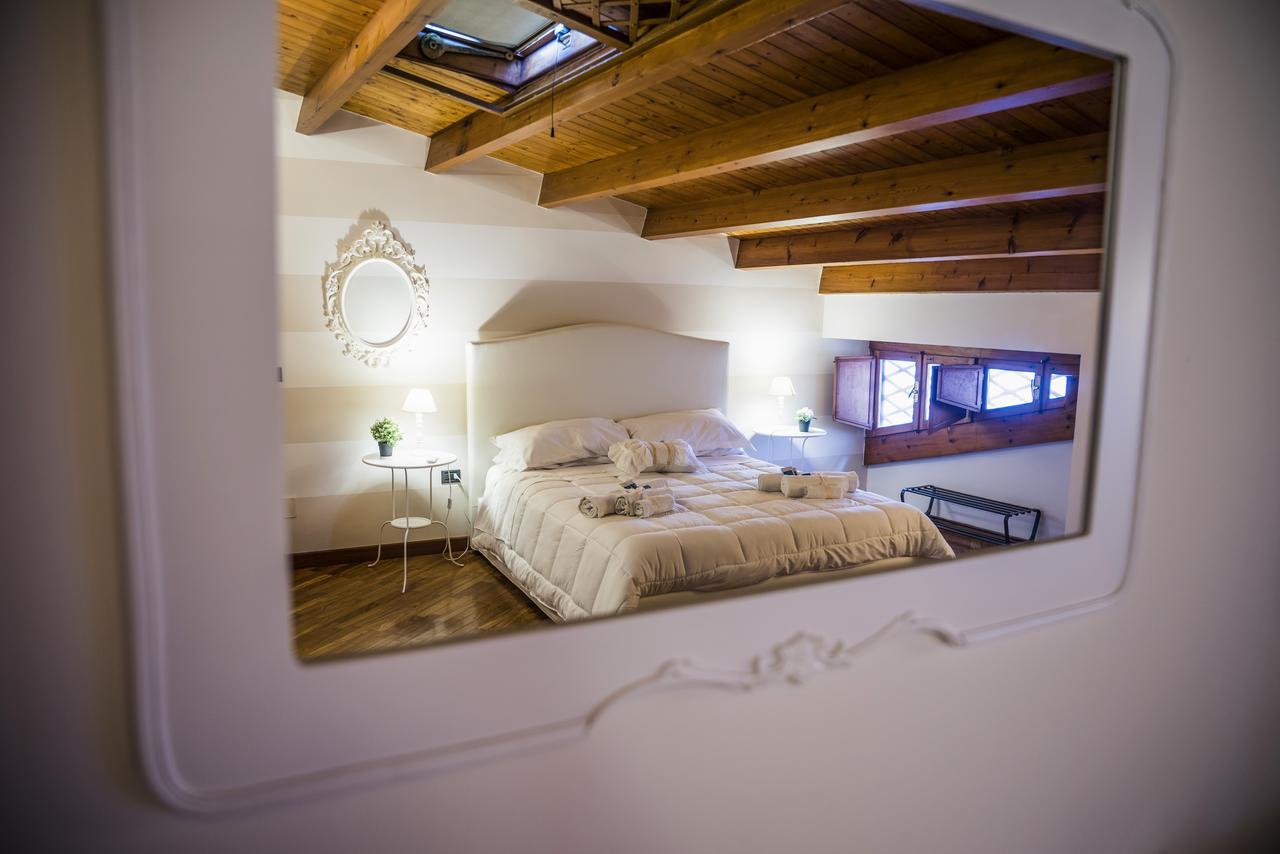 La Casa Di Ilde Al Duomo - Ortigia Holidays シラクーサ エクステリア 写真