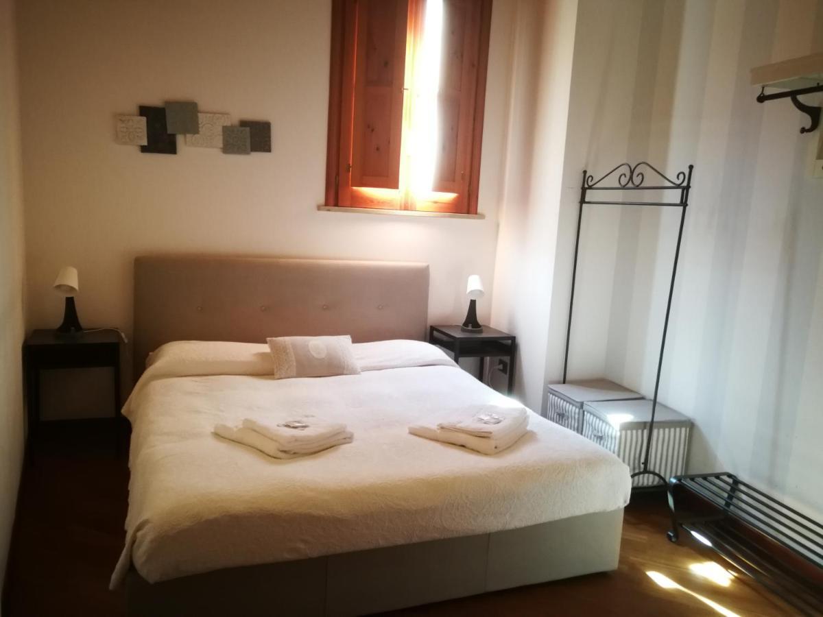 La Casa Di Ilde Al Duomo - Ortigia Holidays シラクーサ エクステリア 写真