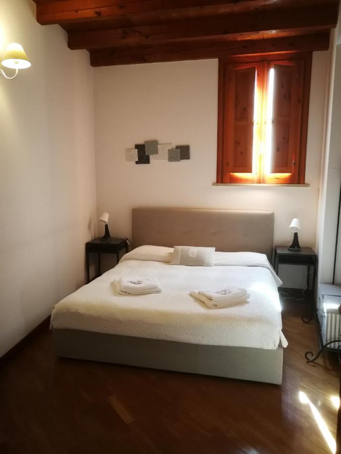 La Casa Di Ilde Al Duomo - Ortigia Holidays シラクーサ エクステリア 写真