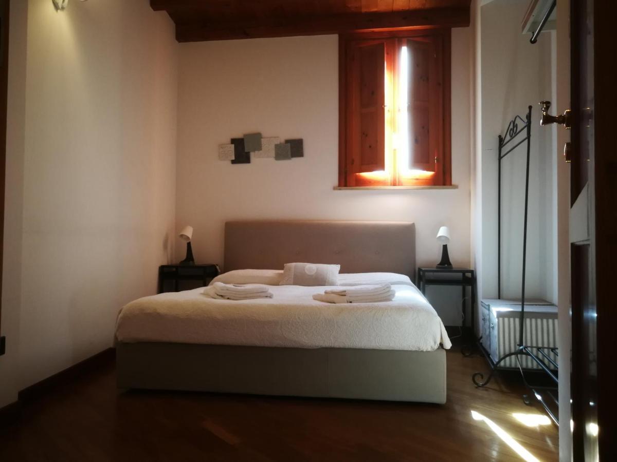 La Casa Di Ilde Al Duomo - Ortigia Holidays シラクーサ エクステリア 写真